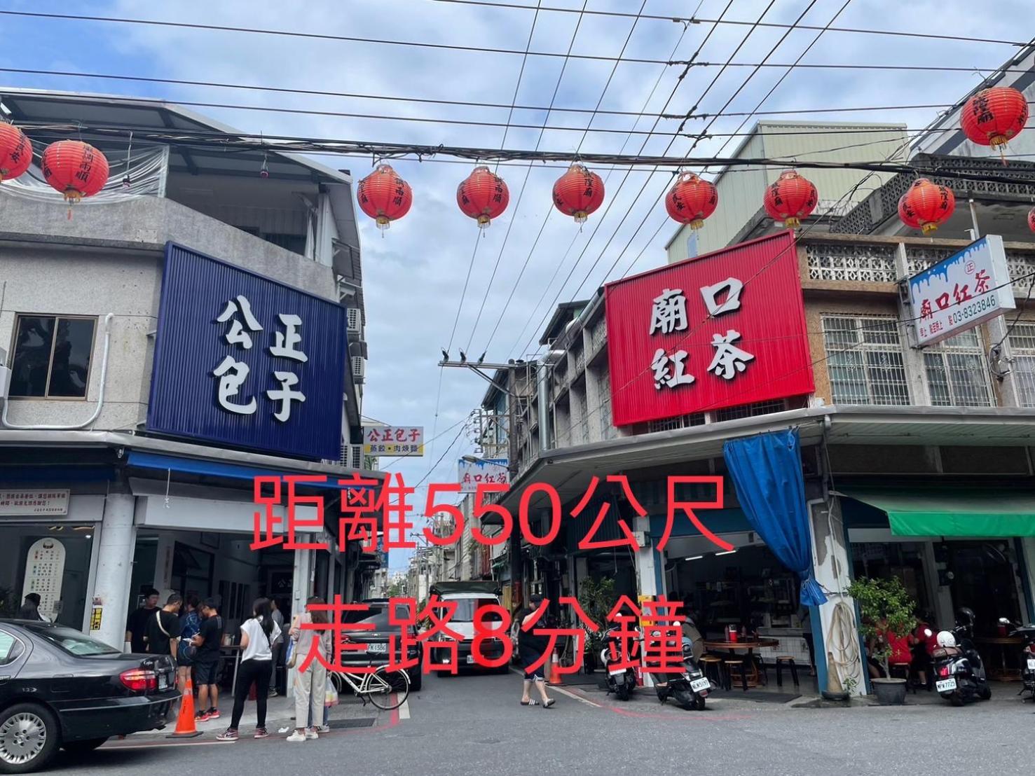愛旅行民宿&近東大門夜市 Hualien Exterior foto